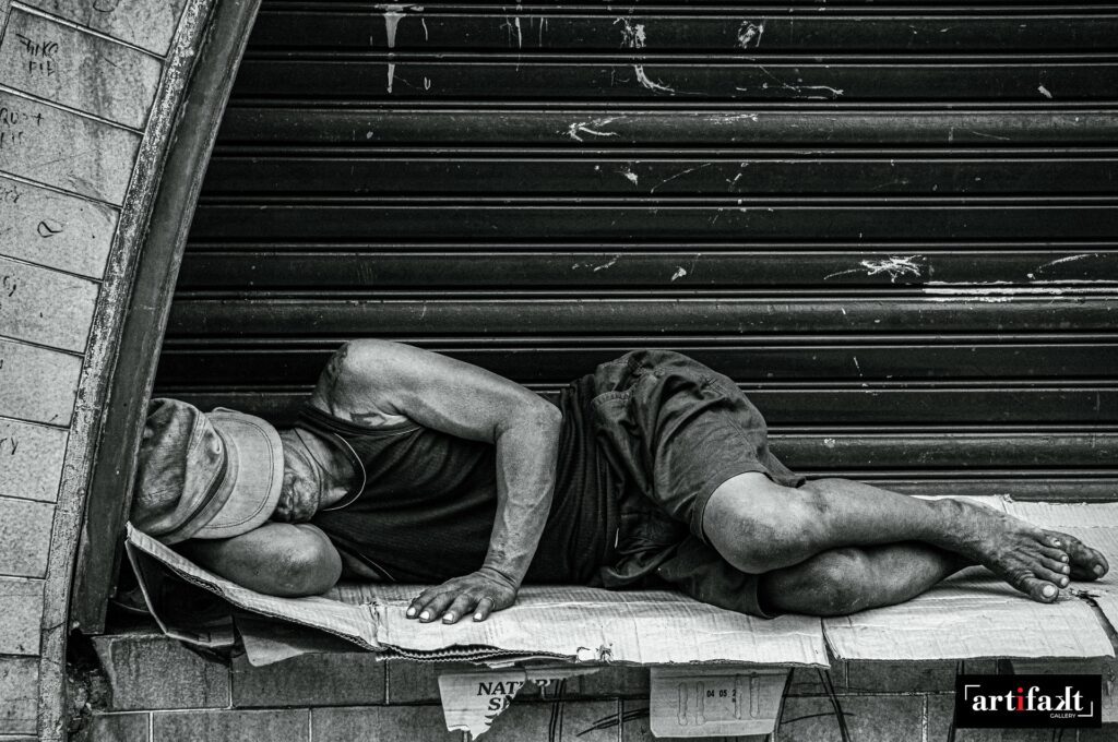 artifakt-gallery-man sleeping on the streets of Manila